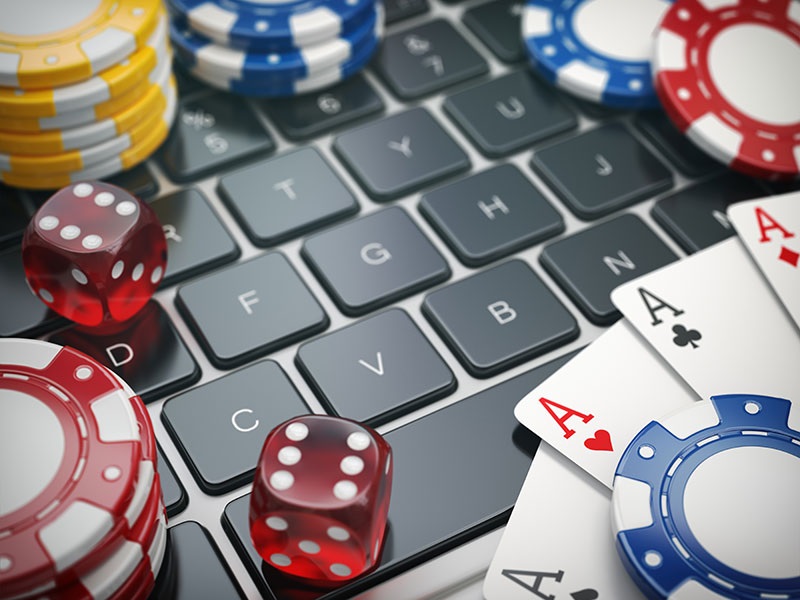 Factors To Consider Before Selecting The Online Gambling