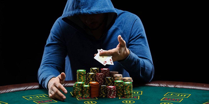 How to improve poker playing skills using free online casinos